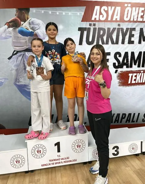 tekvando_kızlar189079340409_n.jpg