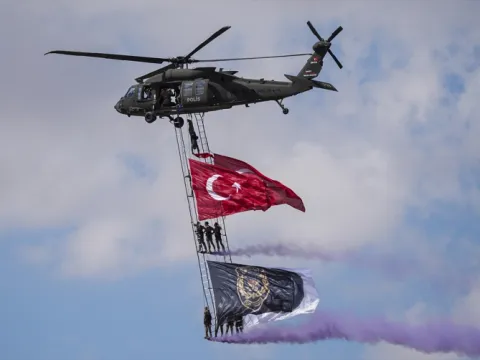 TEKNOFEST Güneydoğu ilk gün hava gösterileriyle başladı - fotoğraf 2