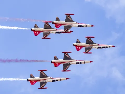 Türk Yıldızları'nın nefes kesen gösterisi TEKNOFEST Güneydoğu'da - fotoğraf 2