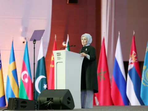 Emine Erdoğan: Savaş bölgelerindeki çocukların sesi olmak insanlık vazifemiz - fotoğraf 2