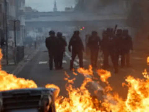 Fransız polisi liseli protestoculara ses bombalarıyla müdahale edecek - fotoğraf 4
