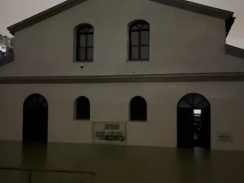 İstanbul'da tarihi cami sular altında kaldı - fotoğraf 1