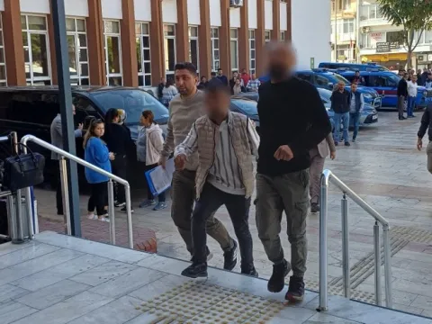 Sevgilisinin kapısını çaldı, karşısına eşi çıktı: Film gibi kovalamaca adliyede bitti - fotoğraf 3