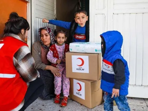 Türk Kızılay’ın gönüllü ordusu 500 bini aştı: Gençler ve kadınlar iyilikte öncü - fotoğraf 4
