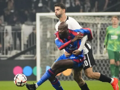 Beşiktaş'a kötü haber! Elinde kırık var - fotoğraf 1