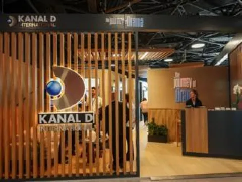 Kanal D, MIPCOM fuarına damgasını vurdu! Demirören Medya TV Grup Başkanı Murat Yancı: İngilizce yapımlardan sonra dünyada ikinciyiz - fotoğraf 2
