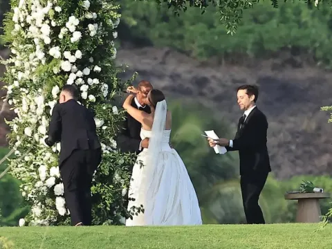 Boşandığı eşinin düğününde nikah memuru oldu - fotoğraf 1