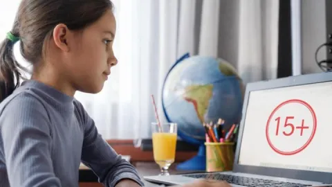 15 yaş altına sanal medya yasağı: Mevcut hesaplar kapatılacak mı?