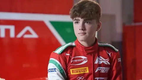 16 yaşında Ferrari tarihindeki ilk Türk pilot oldu
