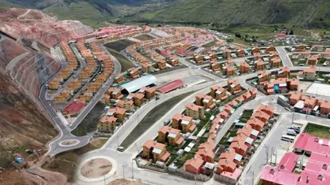 1600 kişiye yeni şehir inşa ettiler