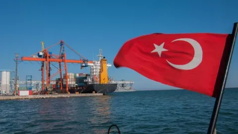 19 serbest bölgeden 9 ayda 9,8 milyar dolar ihracat