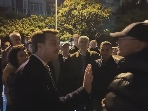 Kadıköy'de yıkım kararı alınan 3 binada tahliye gerginliği - fotoğraf 1