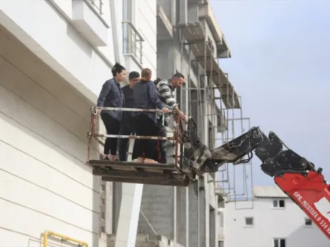 Yangında büyük panik: Dairelerdeki onlarca kişi tahliye edildi - fotoğraf 5