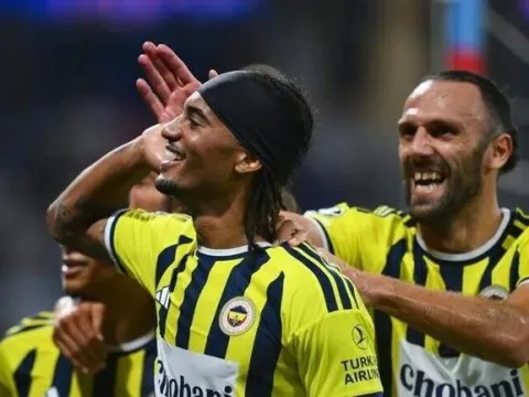 ASTON VILLA FENERBAHÇE MAÇI HANGİ KANALDA? UEFA Şampiyonlar Ligi Aston Villa - Fenerbahçe Maçı Saat Kaçta, Şifresiz Mi? Fenerbahçe Avrupa'da Kritik Sınavda! - fotoğraf 1