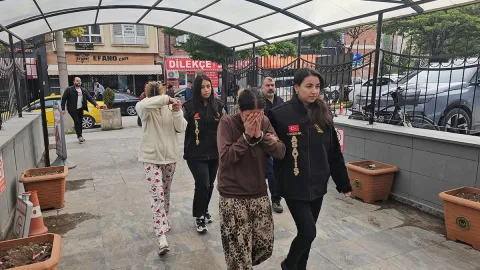 2 kadın hırsız yakalandı! Üzerlerinden çıkanlar şaşırttı