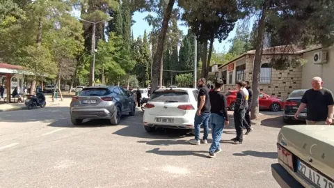 20 yaşındaki gence aracında kanlı infaz