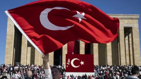 28 Ekim yarım gün, özel sektöre 28 Ekim öğleden sonra tatil mi? Hafta sonuyla birleşiyor mu?