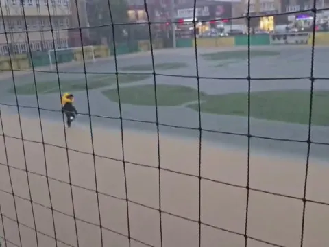 Su basan spor okulunda duygulandıran görüntüler - fotoğraf 1