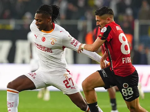 Galatasaray'da derbi öncesi Leao alarmı! 16 dakika sonra oyundan çıktı - fotoğraf 4