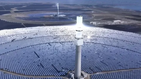 3 kuleli dev güneş paneli santrali açıldı: Bölgede enerji dengeleri değişecek