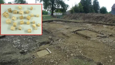 300 kişilik köyün altından binlerce zar çıktı