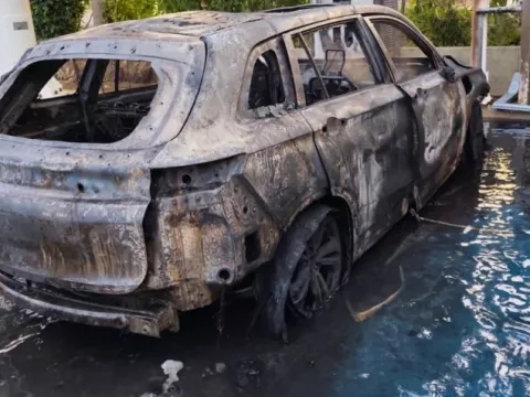 Antalya’da şarj halindeki elektrikli araç alev alev yandı - fotoğraf 3