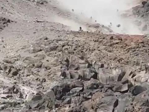 Ağrı Dağı'nda korku dolu anlar: Dağcılar kaya kütlelerinden son anda kurtuldu - fotoğraf 4