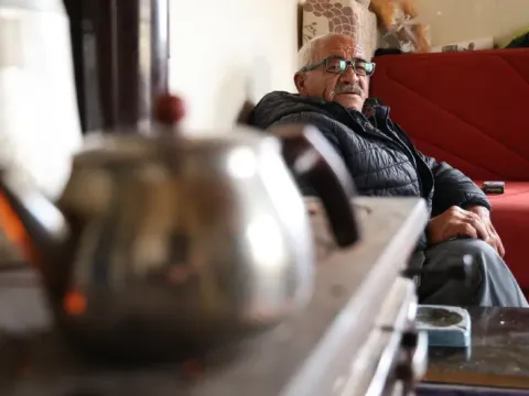 Herkes köyü terk etti, o gitmedi. 72 yaşındaki Selami dede 11 yıldır tek başına yaşıyor - fotoğraf 1
