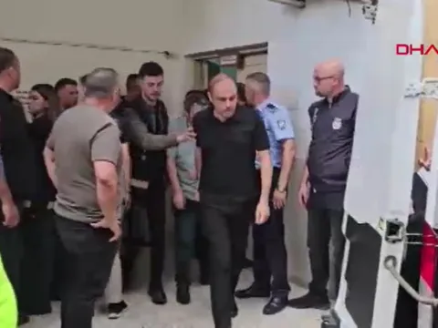 Girne'deki faciada kritik ihmal: Su geçirmez kapılar açıkmış - fotoğraf 3