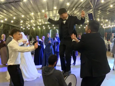 Güney Kore'den Bursa'ya uzanan aşk hikayesi: Damat hem müslüman hem de Trabzonsporlu oldu - fotoğraf 2