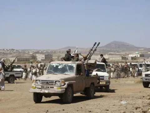 Arap Koalisyonu Yemen ordusunun harekatına destek sağladı - fotoğraf 1