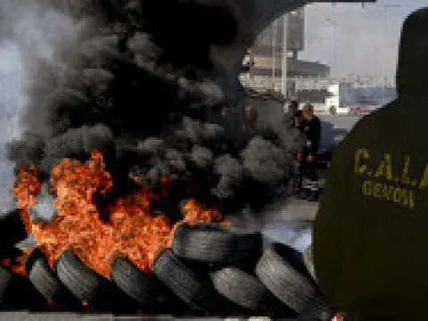 Polonya’da siyasi kriz... Polis Anayasa Mahkemesini bastı - fotoğraf 3