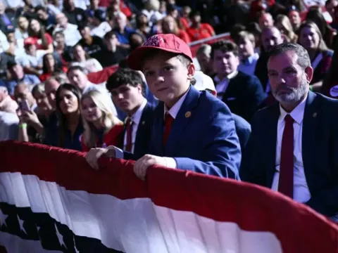 ABD'de Kongre seçimlerine beş kala. Cumhuriyetçi adaylar Trump'tan kaçıyor - fotoğraf 1