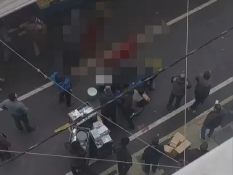 İstanbul'da pazarcılar arasında bıçaklı kavga: 1’i çocuk 6 yaralı - fotoğraf 2