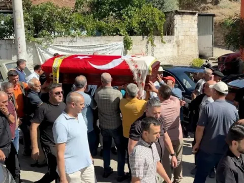Portekiz'de hayatını kaybeden Melek, memleketinde son yolculuğuna uğurlandı - fotoğraf 3
