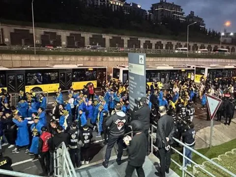 Fenerbahçeli taraftarlar, RAMS Park’ta - fotoğraf 1