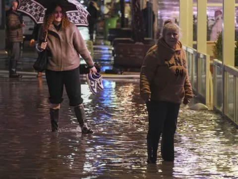 Bugün hava nasıl olacak? Meteoroloji'den Ege kıyıları ve Doğu Anadolu için yağış uyarısı! - fotoğraf 1