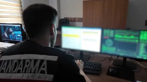 5 milyarlık yasa dışı bahis vurgunu ortaya çıktı: 8 ilde 22 şüpheli cezaevinde