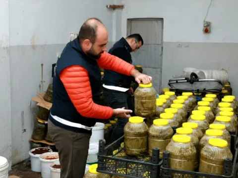 Bursa'da 6,5 ton sağlıksız gıda imha edildi - fotoğraf 1