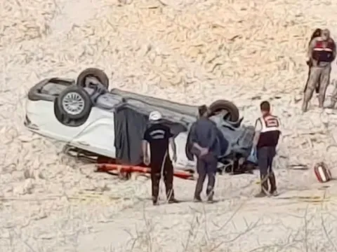 Şanlıurfa'da feci kaza! Devrilen otomobilin sürücüsü hayatını kaybetti - fotoğraf 3