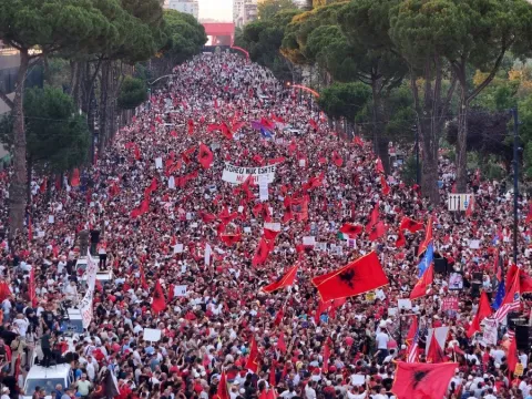 Türk TOMA'ları Arnavutluk'taki olaylara müdahaleye gitti - fotoğraf 1