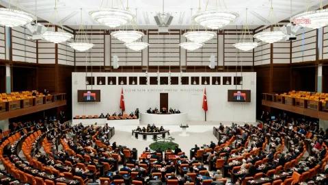 "65 yaş üstü emeklilere daha fazla zam yapılabilir"