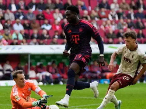 B.Münih, Augsburg engelini aşamadı! - fotoğraf 1
