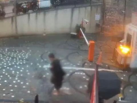 Ayakkabısını ıslanmasın diye çıkarmış! 14 yaşındaki Mahmut gözyaşına boğdu - fotoğraf 2
