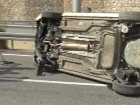 Batman'da mucize kurtuluş: Takla atan otomobilden burnu bile kanamadan çıktı - fotoğraf 3