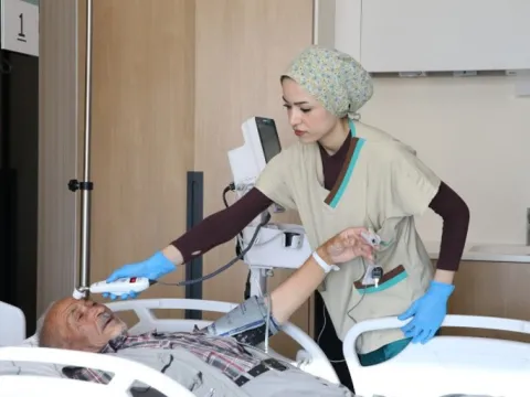 5 yıldır su bile içemeyen hasta kesisiz ameliyatla et yedi… Doktorların operasyonu hayatını değiştirdi - fotoğraf 3