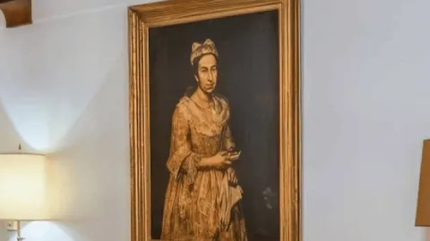 80 yıldır kayıp olan tablo evin satış ilanında ortaya çıktı