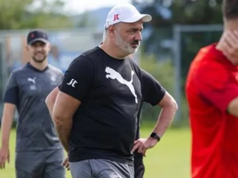 Jindrich Trpisovsky: Fenerbahçe bizim gibi değişimden geçmiş bir ekip - fotoğraf 1