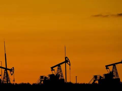 Petrol fiyatları yeniden fırladı - fotoğraf 1