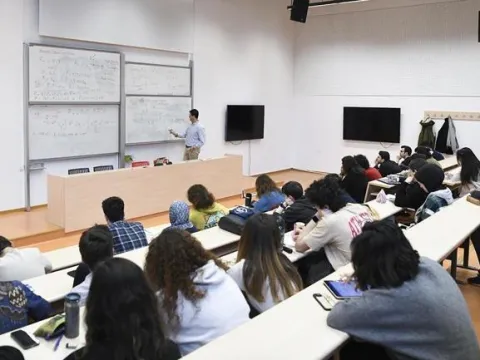 İstanbul'da üniversiteler tatil mi? 16 Ekim Cuma için peş peşe açıklamalar - fotoğraf 1